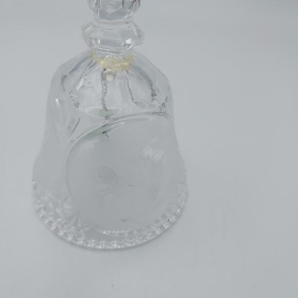 Vintage Etched Crystal Bell - Picture 2 of 5